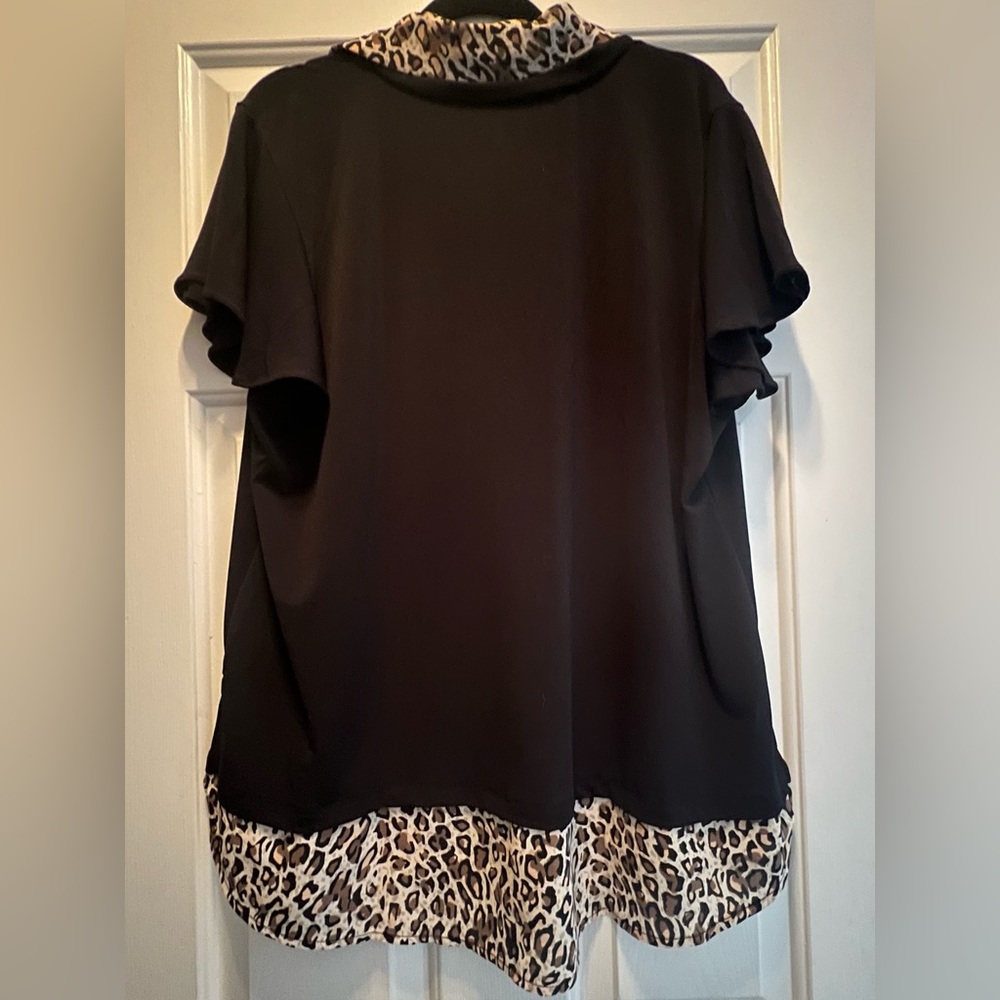 🆕 Adrianna Papell Black and Leopard Print Blouse - Picture 2 of 5